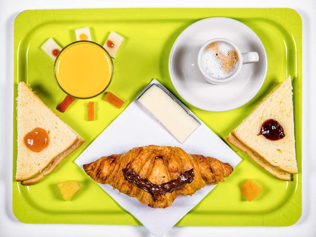 ホテル イビス バジェット アヴィニョン センター レストラン 写真